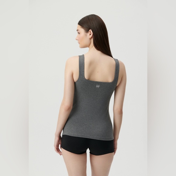 Mustt Have Bettie Tank Top. - Picture 2 of 5